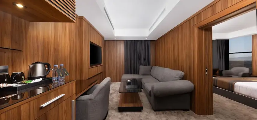 E hotel image